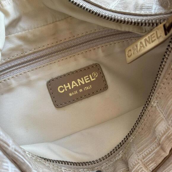 Chanel Women's Cream Bag - Picture 5 of 7